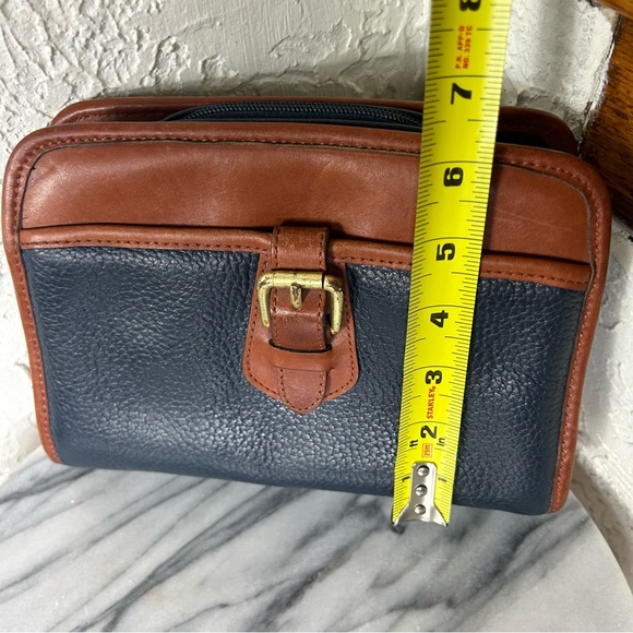 Vintage 90’s Liz Claiborne Pebbled Leather Zip Around Crossbody - Picture 13 of 16